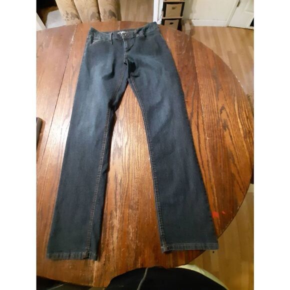 Size 6A Natural Reflections Denim Blue Jeans Mid Rise Pockets and Belt Loops - Picture 1 of 5